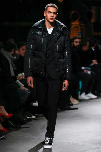 Look 44